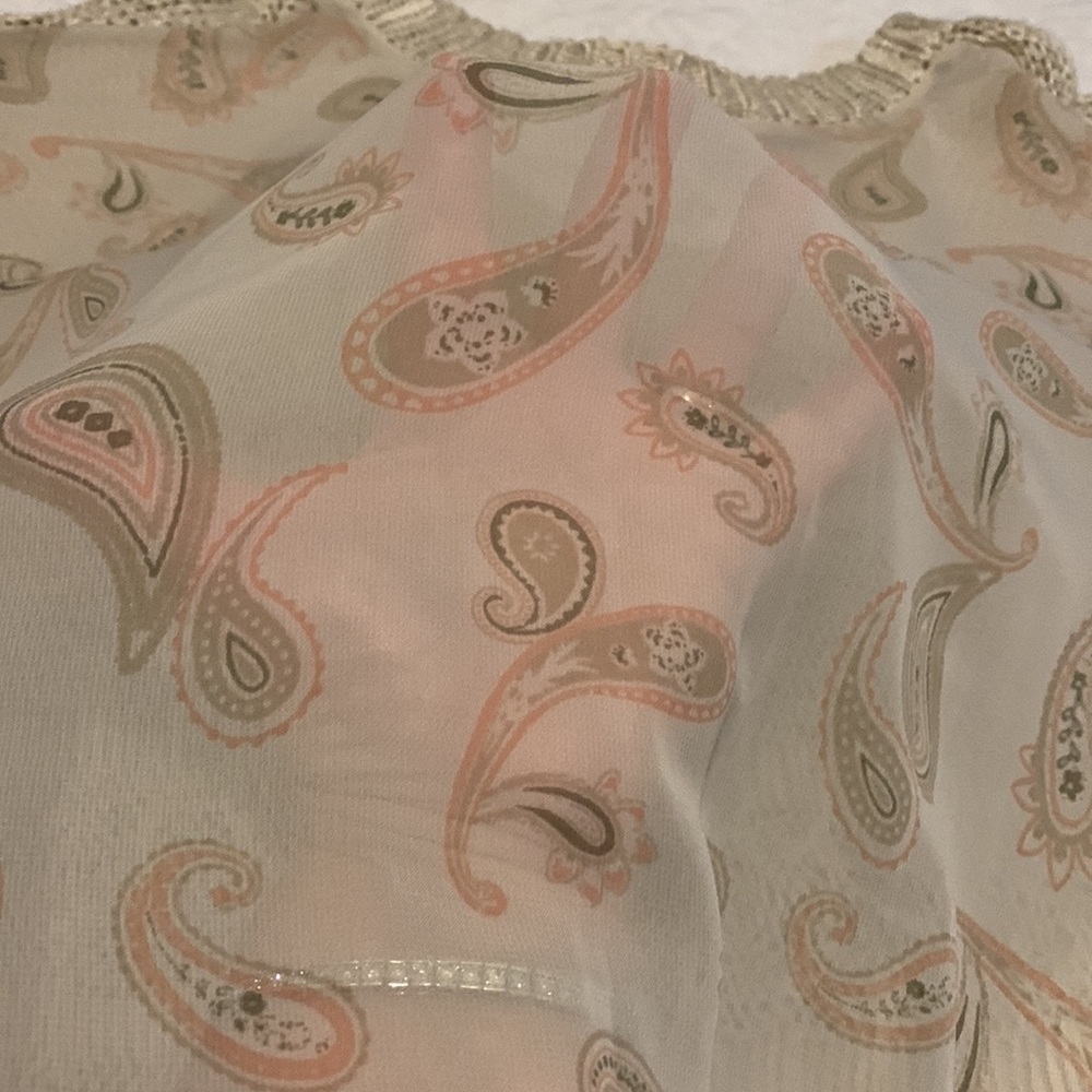 Berksha cream top. Large. 2 mediums. - Picture 5 of 6